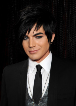 ravenclawwit:   Adam Lambert at The Critic’s Choice Awards