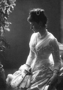 prettyglam:  runawayrose:  Grandduchess Elizaveta Fyodorovna.