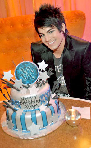 (via fuckyeahkradison) Why did I find the fact he had an Aquarius birthday cake entirely endearing?