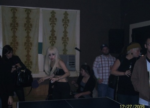 fuckyeahladygaga:   Gaga playing Ping Pong   ngl I think if I ever was on a Make a Wish-type list, I’m pretty sure I’d say “Ping pong with Lady Gaga” as my “What do you want to do before you die?”