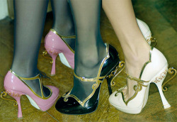 igotosleeptodream:  unicornism:  want these shoes!    I still