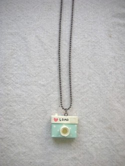 fuckyeahphotography:  miss-cherie:  Etsy :: The LOMO camera necklace