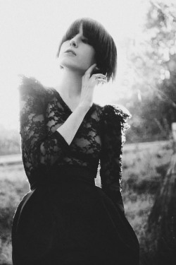 dustedrose:  fondling:  annaszczekutowicz:  (via thecadencegallery)