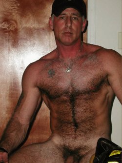 fitbearlover:  greatlakesguy2:  (via younger4older, hotdamnbears)