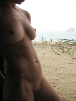 islandguy63:  baech-and-ocean-nudes:  (via annoyinglanddeputywinner,