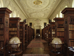 unicornbooger:  :O I hope I have a library like this someday.