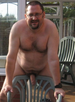 averagedudenextdoor:Dickchair  (via averagedudenextdoor)