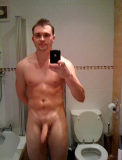 myhotself:  A nice long foreskin on this guy.