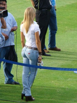 bestbumsintheworld:  Ines Sainz reporting at the world cup. 