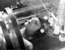 classicfilmheroines:   Brigitte Helm in Fritz Lang’s Metropolis