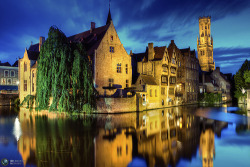 fuckyeahglobetrotters:  Bruges, Belgium  so pretty.