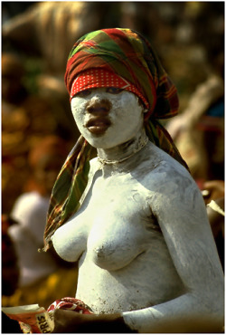 tribalfav:  prettydarkthings:   Liberian woman  