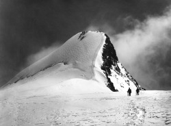 black-and-white:  theworldwelivein:  The Collodion Climb | PDN