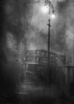 ncarinae:  atompunk:  kindelling:  The Great Smog of London,