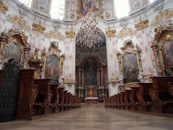 laudanumandarsenic:  fimbulvinter:  Ettal Abbey  