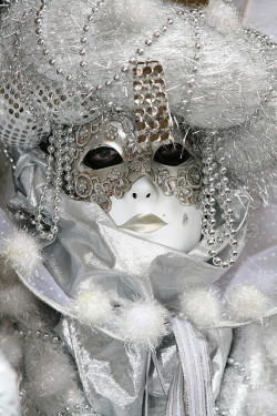 laudanumandarsenic:  Adorned in Silver (by donnacorless) 