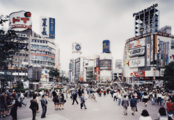 Shibuya Crossing, Tokyo photo by Thomas Struth, 1991