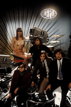 Cast of Dutch VPRO’s tv-show Hoepla, 1967 The nudie is