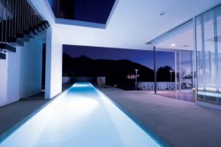 micasaessucasa:  Clean House Design With a 75-foot Lap Pool –