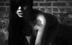 jacktheromanticfool:  sensual tattooed girl 
