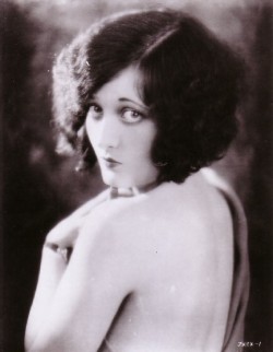 luzfosca:  Joan Crawford, 1926 