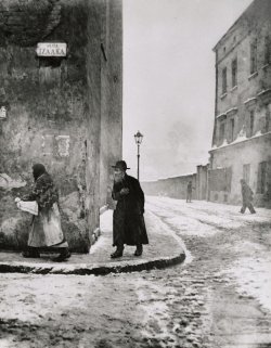 firsttimeuser:  Isaac Street, Cracow, 1938, gelatin silver print