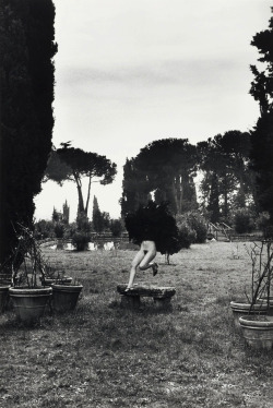 In a Garden near Rome photo by Helmut Newton, 1976 or ‘79