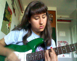 appledress:  New userpic time. I learned how to play Future 86,