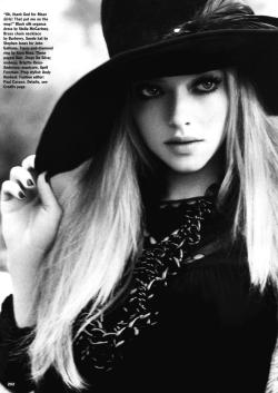 suicideblonde:  Amanda Seyfried photographed by Norman Jean Roy