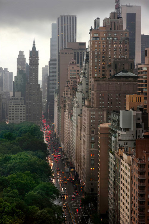 spaceships:  Central Park South by Joe Holmes | via nevver 