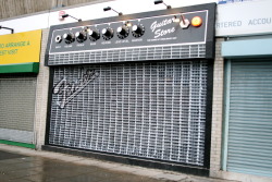 beconinriot:  THE GUITAR STORE 62 COMMERCIAL ROAD SOUTHAMPTON HAMPSHIRE SO15 1GD