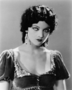 retrogasm:  Myrna Loy… one of the sexiest women to ever live…