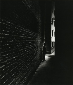 liquidnight:  Bill Brandt Bermondsey, 1938 From The Photography