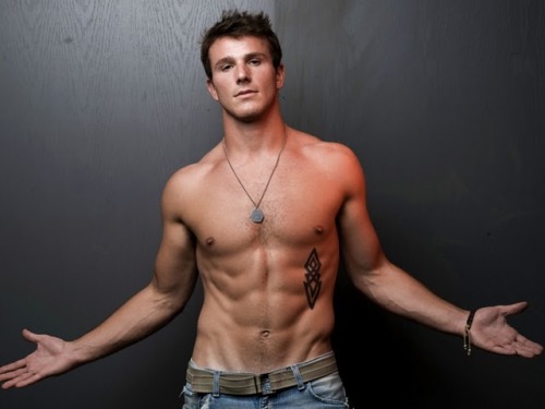 hermker:  YOU CAN “HAVE” ME……..SHALL WE STRIP??? 