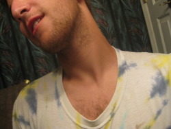 whydoclothesexist:  Haven’t shaved in a few days. :p  Leave