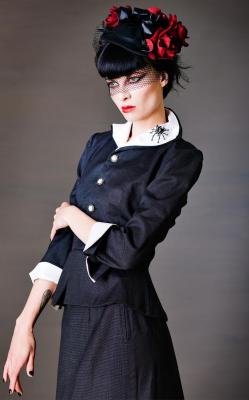 lacyceleste:  vintage Vogue suit photo Jason Todd Ipson. Model
