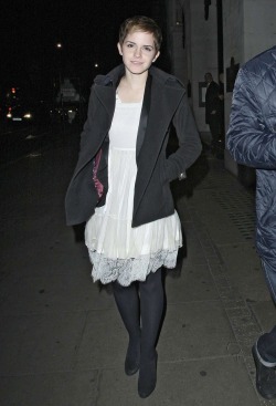 suicideblonde:  Emma Watson leaves the Wolseley on Piccadilly