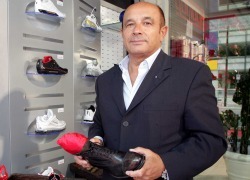 Pier Luigi Pittarello - Commerciante di scarpe (cinesi) PADOVA.