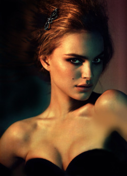 collarbonezone:  Natalie Portman 