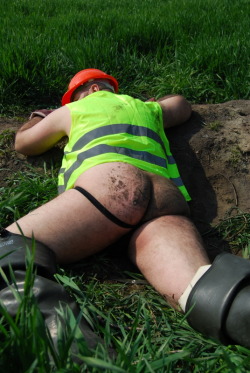 bear-kub69:  Damn… That’s fucking HOT.