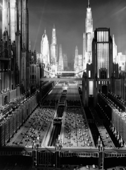 oldhollywood:  1930s imagining of 1980s New York via the sci-fi