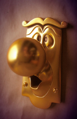 fairytale-inspiration:  “Nothing’s impossible.”- Doorknob