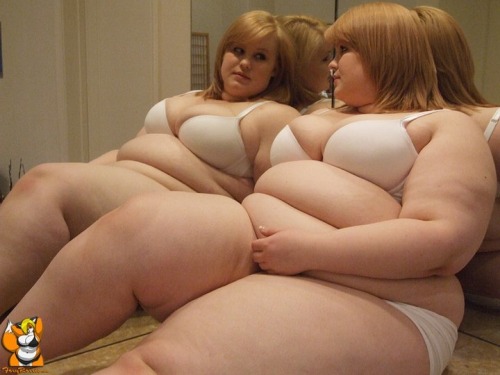 enoire:  YUP!   Pretty mirror image… Amanda/Foxy Roxxie 53-52-64 46D 5'4" 400 lbs. 182 kg BMI: 68.7  	 /- 