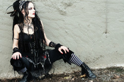 gothfashion:  PDX Strobist Meet - Lucretia*Renee (by kenneth