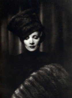 monsterman:  Marlene Dietrich inThe Scarlet Empress (1934) 