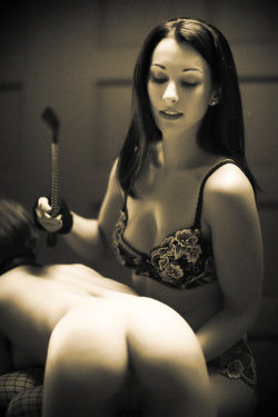akinkygent:  Love any picture with @januaryseraph in it! masochisticbeauty: