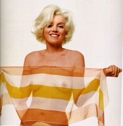 fappers:  Marilyn Monroe topless 