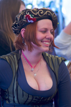 fairefest:  Redhead in Tam O’ Shanter type hat (by Matthew Brown) 