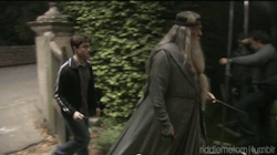 ooh-voldy-voldy:  riddlemetom:  Daniel walks on Michael’s clothes