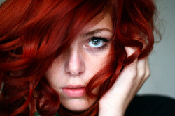 OMG I WANT TO DYE MY HAIR THIS COLOR LIKEWHOA But Max wants me